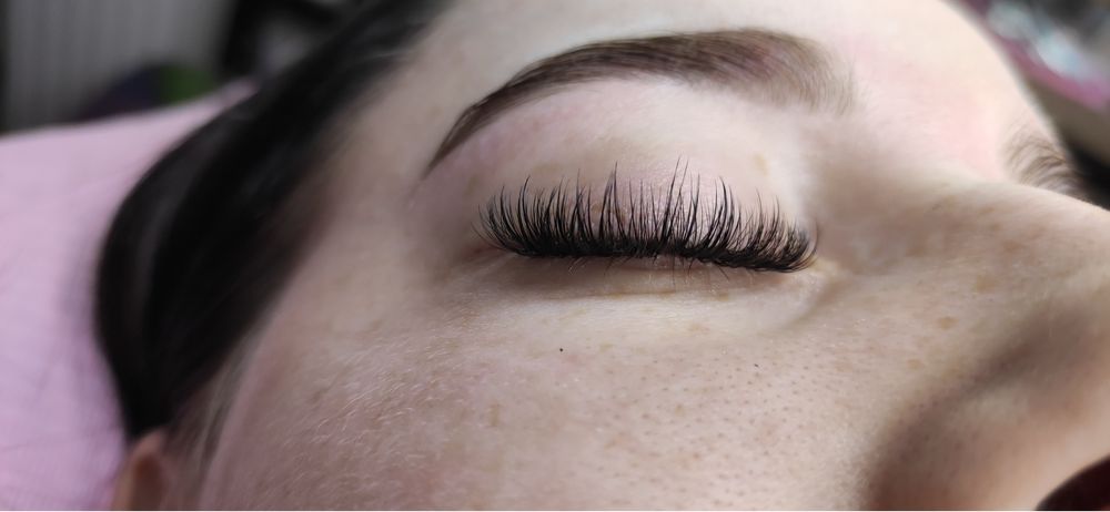 Przedłużanie rzęs , lifting rzęs , laminacja brwi
