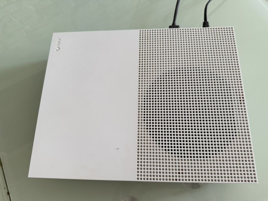 Xbox one S 1 TB.