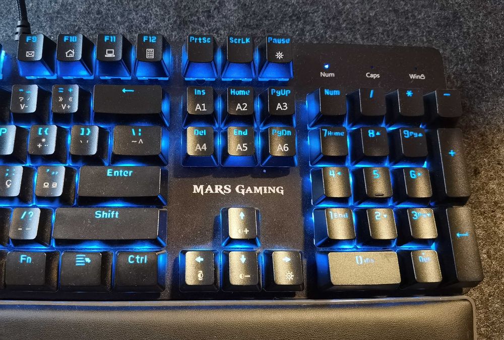 Teclado Gamer Mars Gaming - Preto e Azul