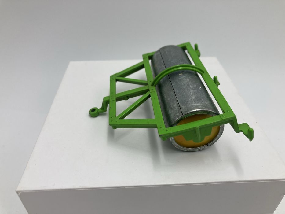 Siku 2554 1:32 Farmer farm Wał Łąkowy