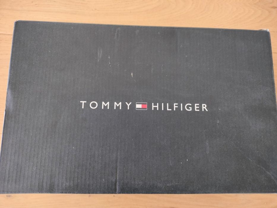 Oryginalne buty Tommy Hilfiger rozm. 43