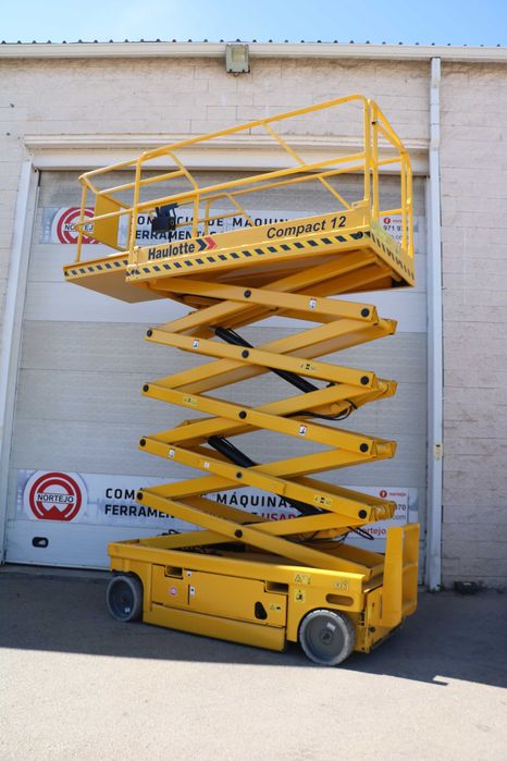 Plataformas Elevatória Tesoura Elétrica 12 mts (RECONDICIONADA)