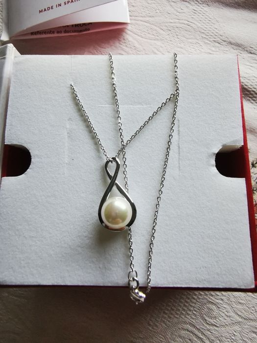 Colar com pérola MAJORICA novo.