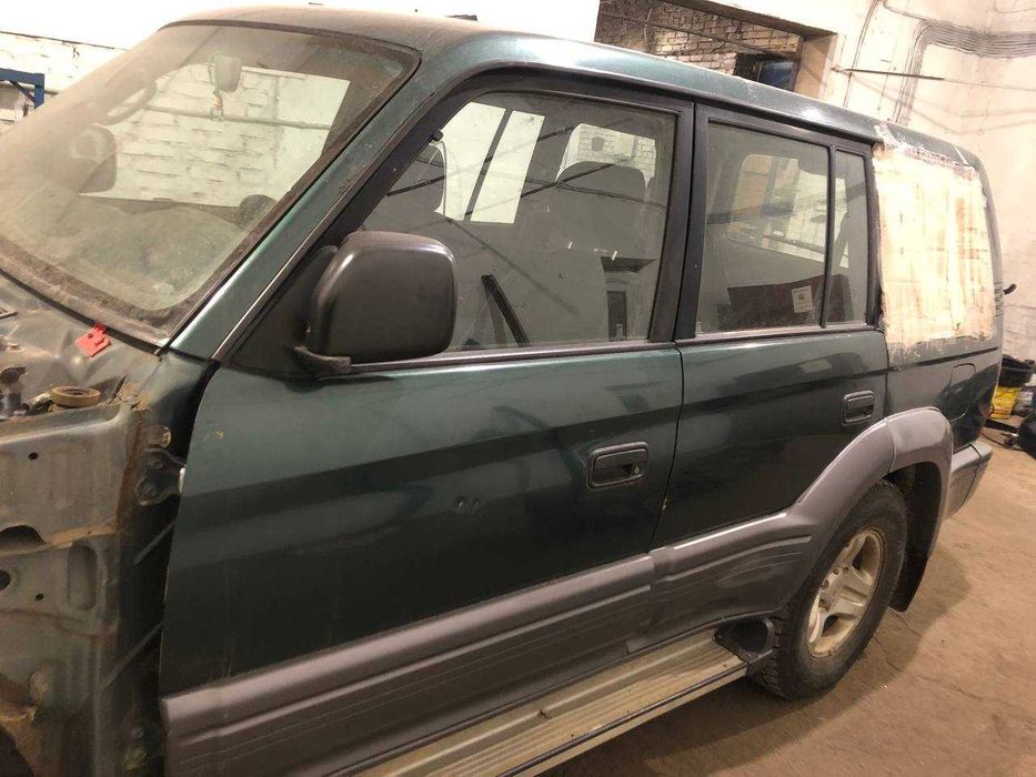 Розборка тойота Toyota Land Cruiser Prado 90 запчастини кузов двигун