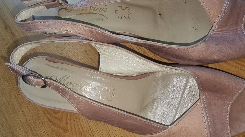 Sandały/czółenka na obcasie