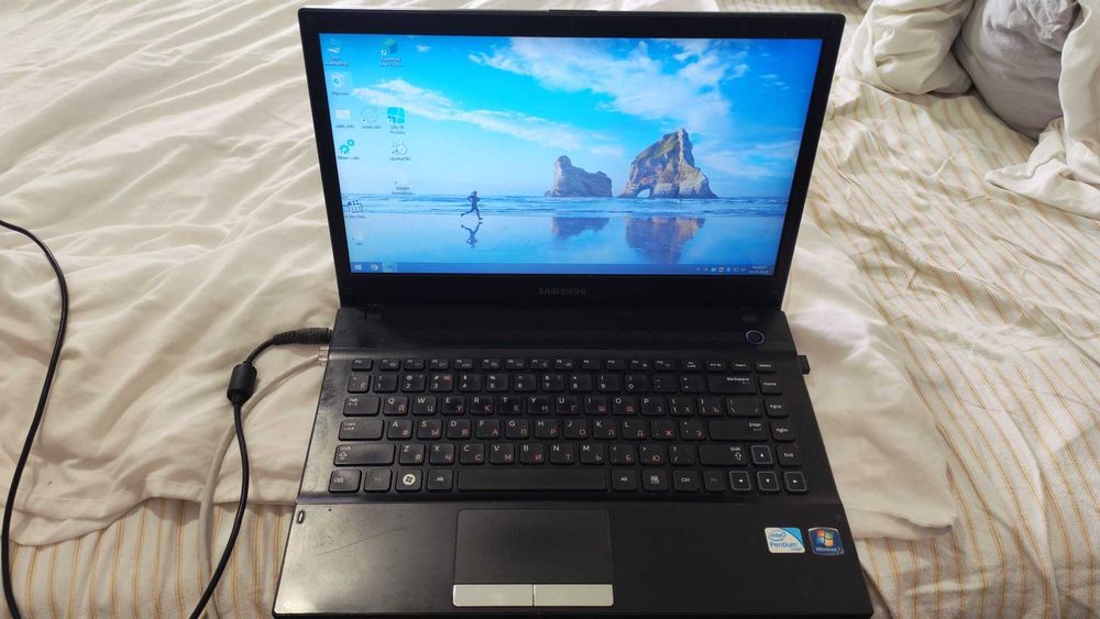 Laptop Samsung NP300V4A — 14", SSD 476 GB, 6 GB RAM