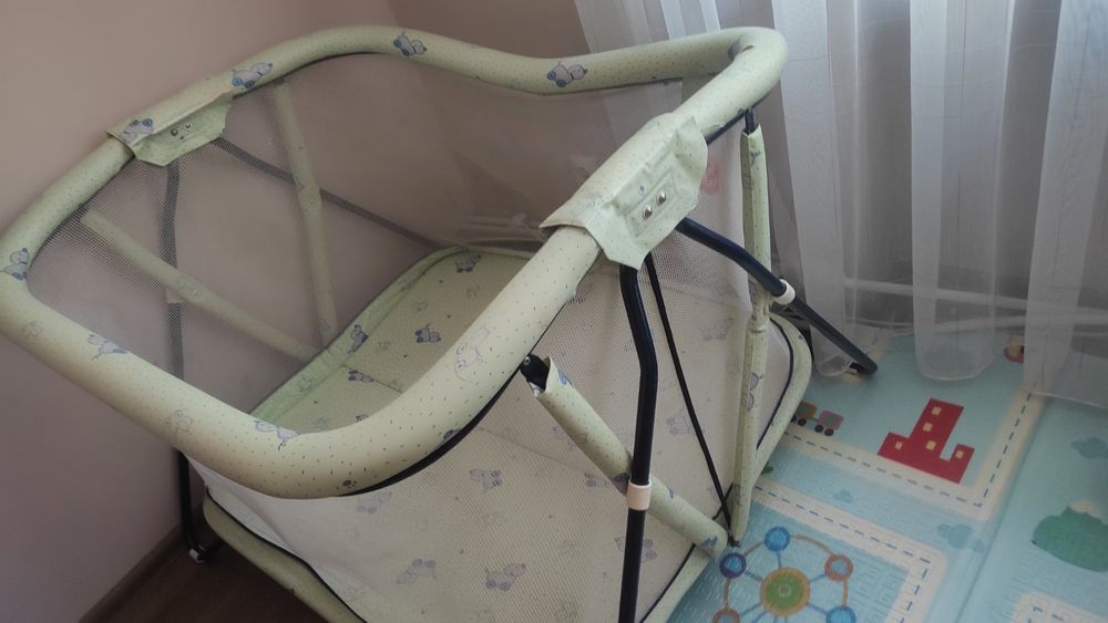 Продам манеж в хорошому стані
