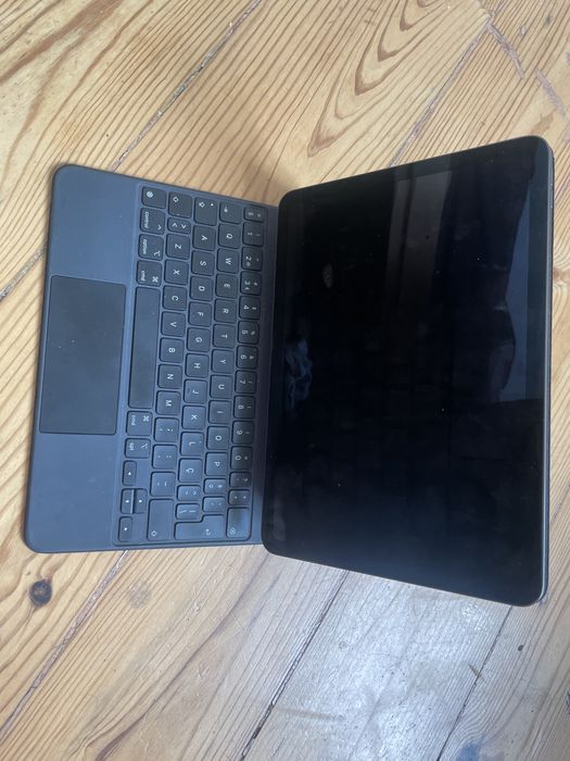 iPad Air (5a geração) + teclado