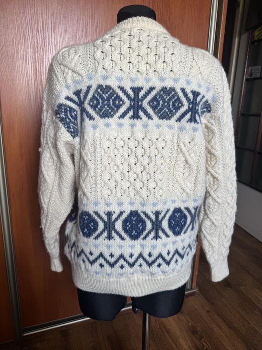 Damski welniany sweter marki booner