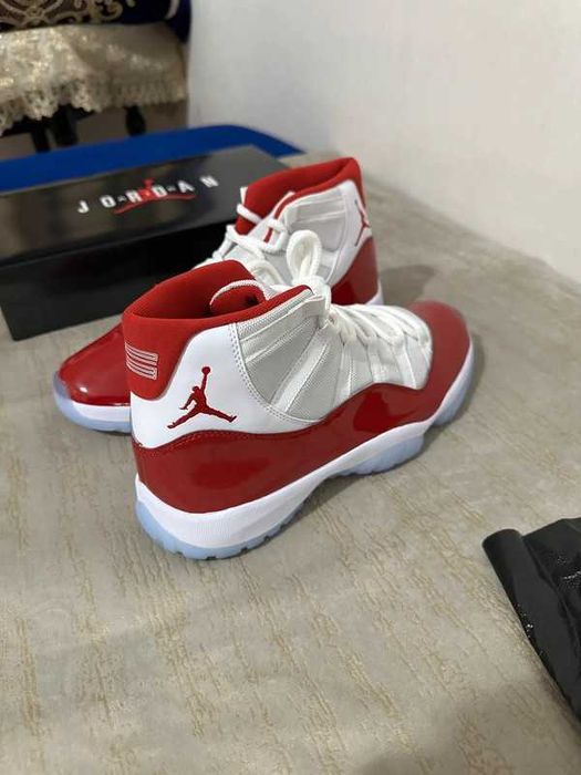 Jordan 11 Retro Cherry r.39