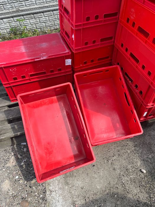 Pojemniki / skrzynki czerwone E2 . Mięso wędliny masarnia