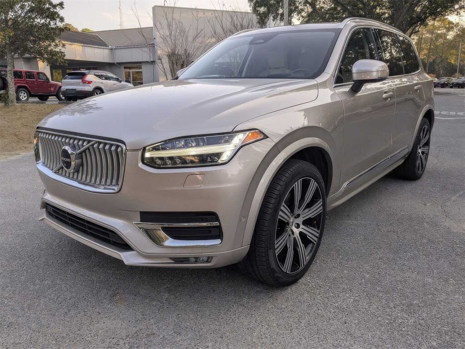 Volvo XC90 B6 Ultimate Bright Theme 6-Passenger      2023