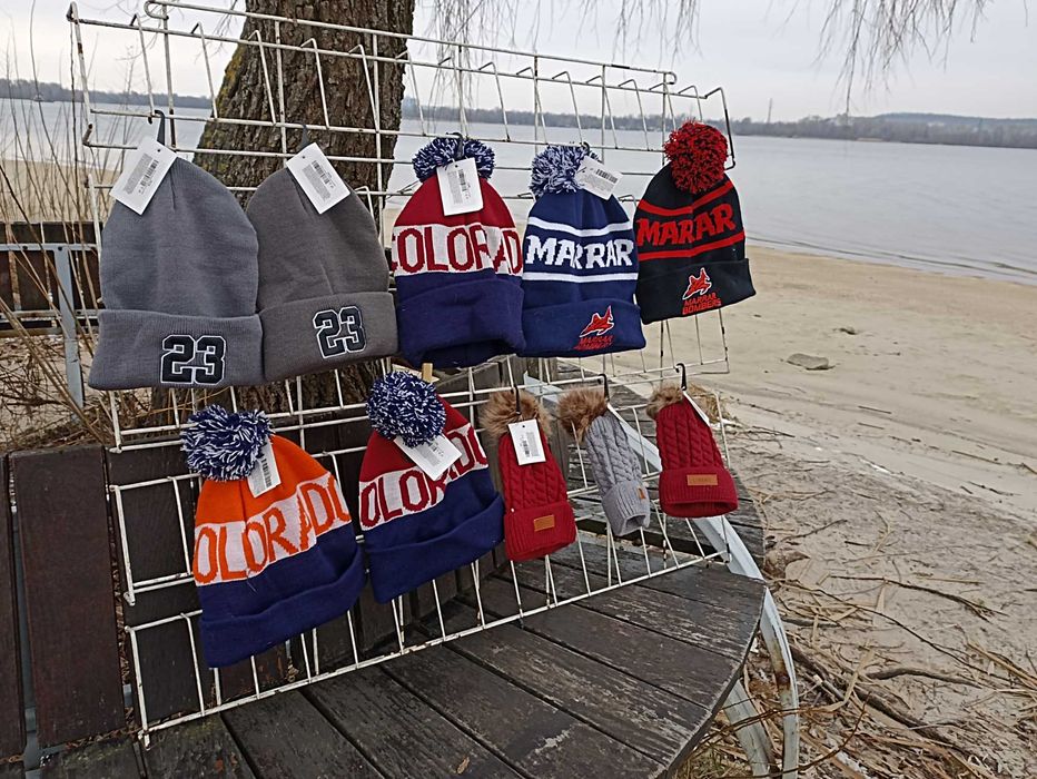 Мужская так и женская  шапка зимняя,номер -23 - никогда не потеряетесь