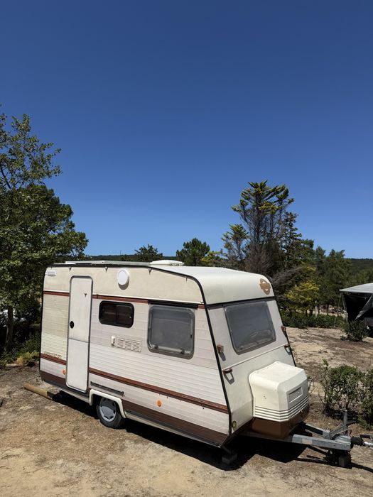 Vendo caravana com documentaçao portuguesa muito estimada