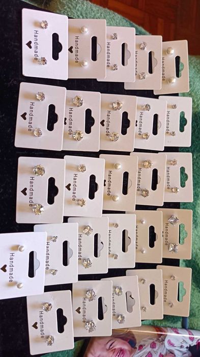 Bijuteria anéis colares brincos pulseiras portachaves