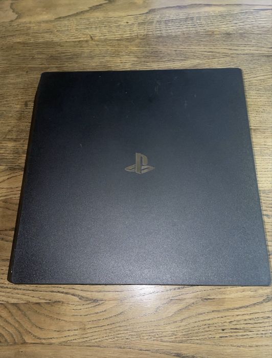 ps 4 pro 1 tb + 7 ігор на дисках+ акаунт пс плюс