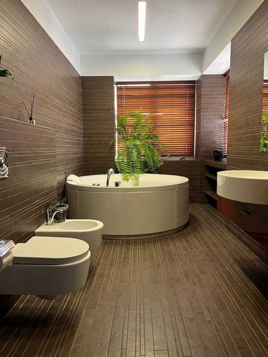 Продаж 3к квартири 140 кв. м на вул. Вернадського Володимира