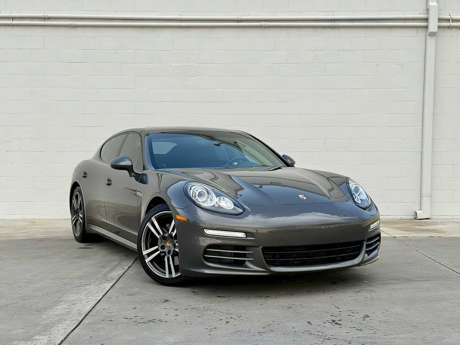 Porsche Panamera 4S      2015