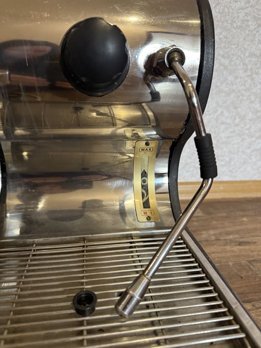 Продам кавомашину Fiorenzato