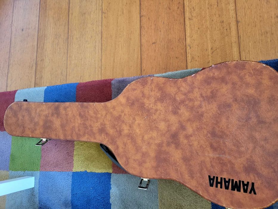 Guitarra acústica Yamaha