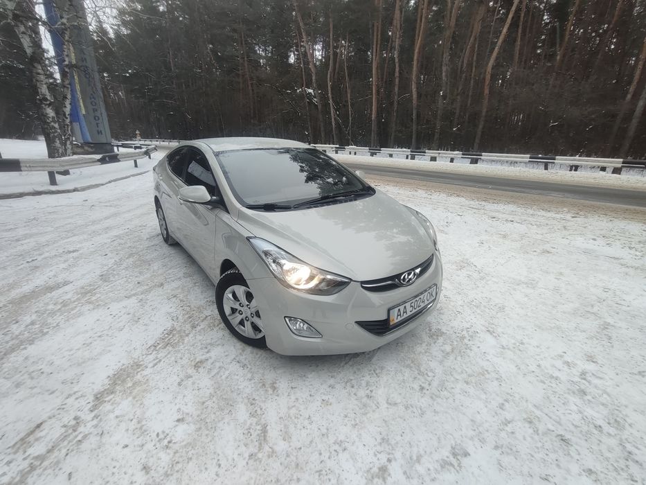 Hyundai Elantra MD добротная
