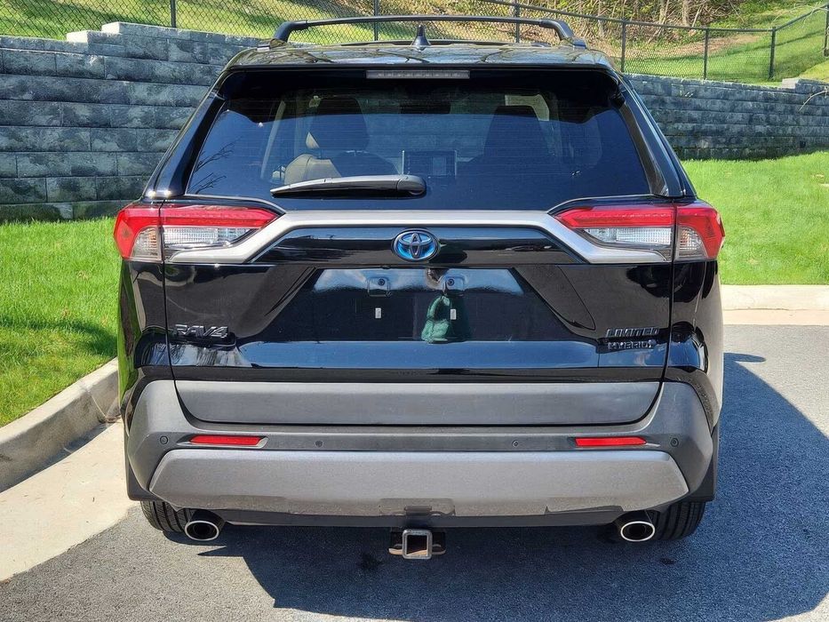 Toyota RAV4 Limited      2021