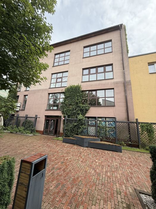 Pasaż handlowy 2300 m2 centrum Jaworzna