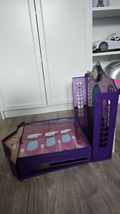 Szkoła domek Monster High