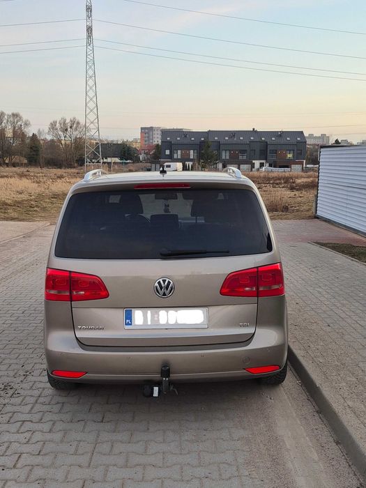 samochód osobowy VW Touran