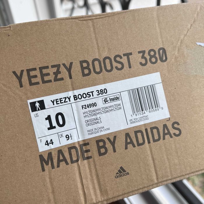 Оригинальные кроссовки кросівки Adidas Yeezy Boost 380 US10