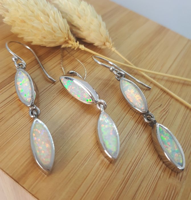 Komplet Kolczyki i zawieszka srebro opal syntetyczny biały