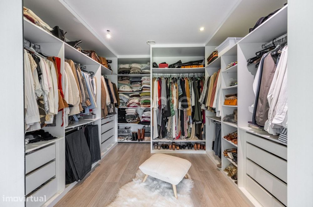 Moradia T4 | 345 m2 Área Bruta | Garagem | Logradouro | Fraião - Br...