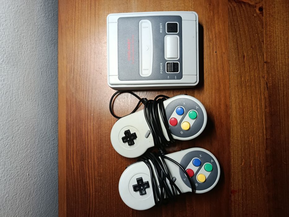 console retrô + 2 comandos