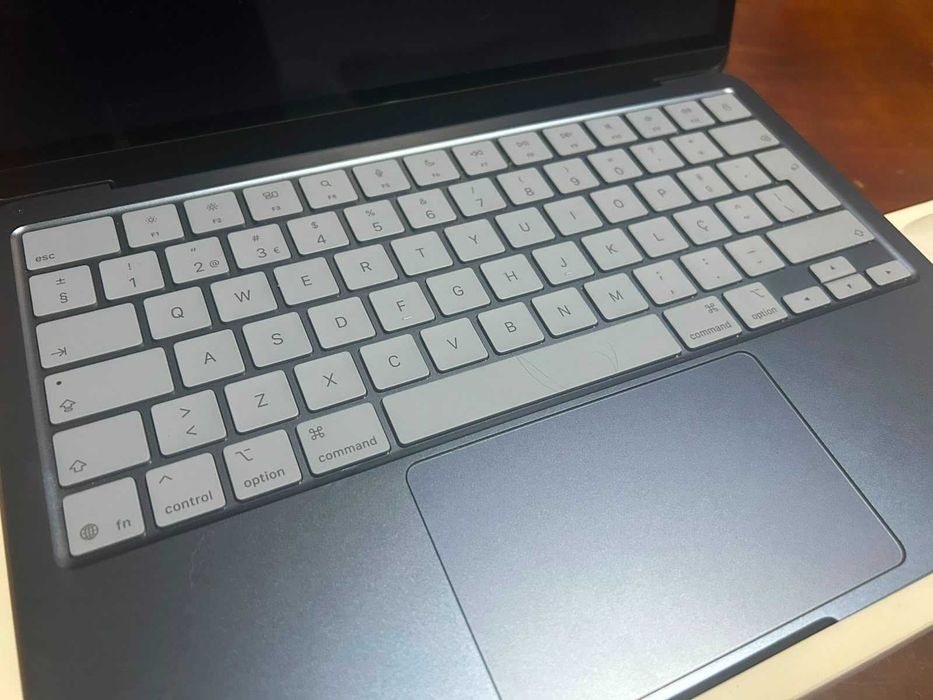 MacBook Neo APPLE Índigo + RATO - NOVO