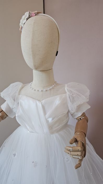 Дуже пишна дитяча біла сукня з перлинками на 4 5 6 7 8 9 10 на весілля