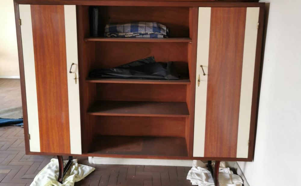 Vintage/Mid century /mesas de centro Olaio estantes e armários,