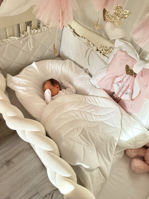 Кокон з крилами( під крилом)