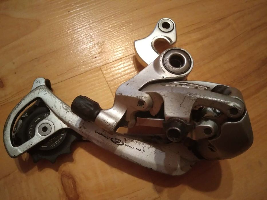 Tylnia przerzutka Shimano Deore XT RD-M761.