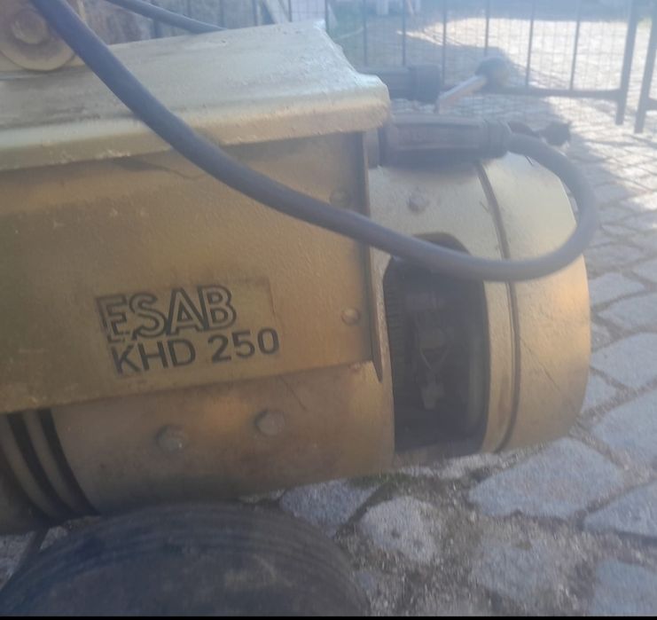 Aparelho de soldar ESAB 250A
