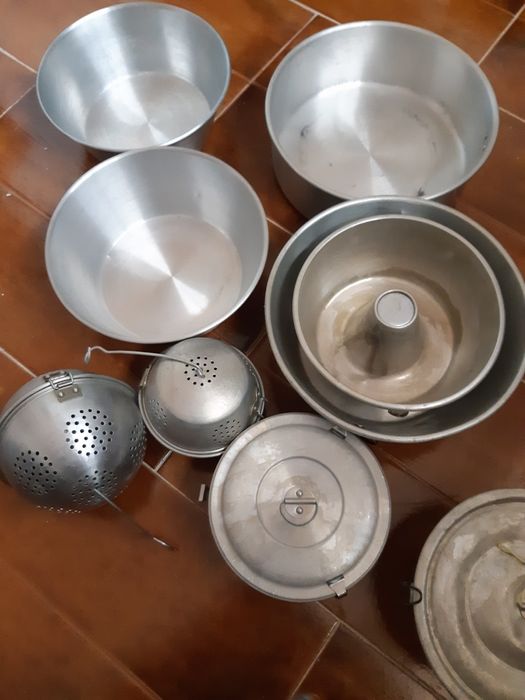 Panela e formas em inox