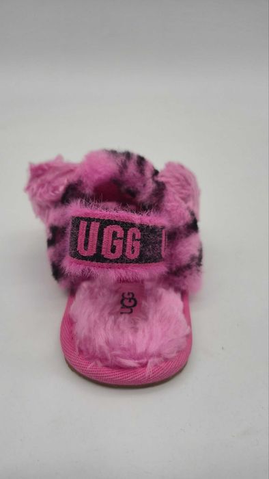 Дитячі босоніжки UGG — оригінал,хутро. 23,5 розмір( 15 см)