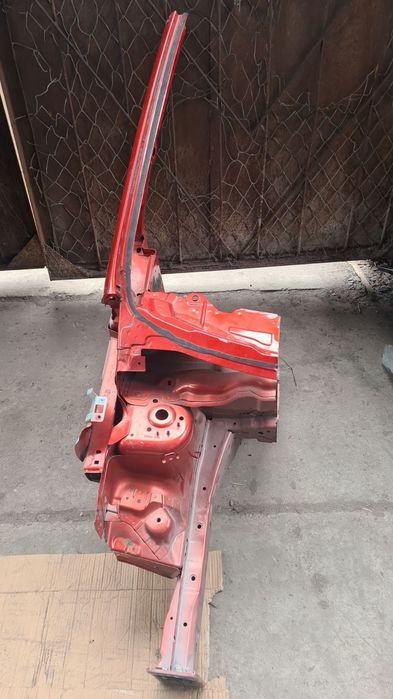 Четверть передняя правая Форд Фиеста 2013-2019 год.