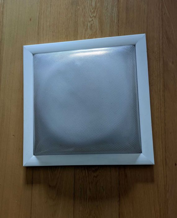 Candeeiro de Teto Quadrado com Lampada Fluorescente de 32w