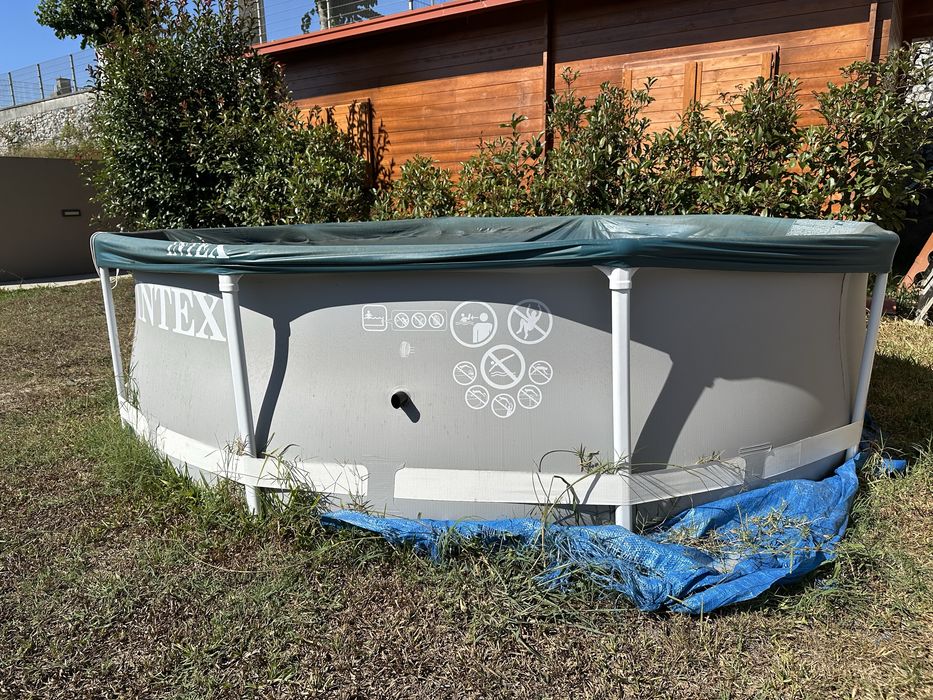 Piscina Intex Tubular — Completa (proteção solo + capa + bomba)