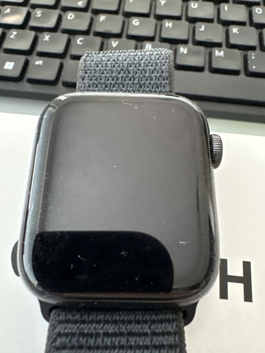 Apple watch SE 44mm space gray