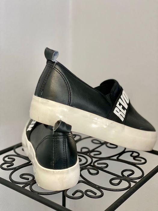 Чорні сліпони від OVS