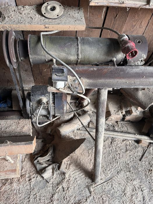 Tokarka recznie robiona