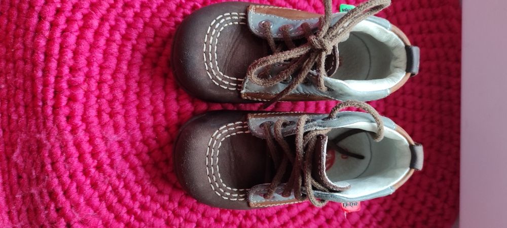 кожаные туфли kickers  на мальчика 20 размер