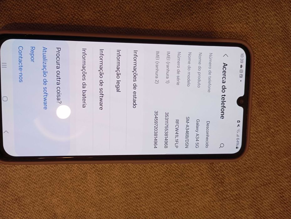 Smartphone Galaxy A34 5G mto bem estimado com capa de proteção