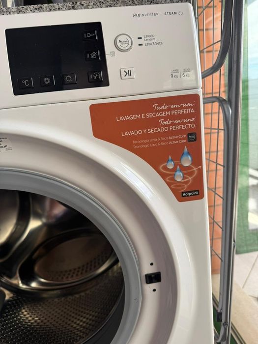 Máquina de lavar e secar roupa